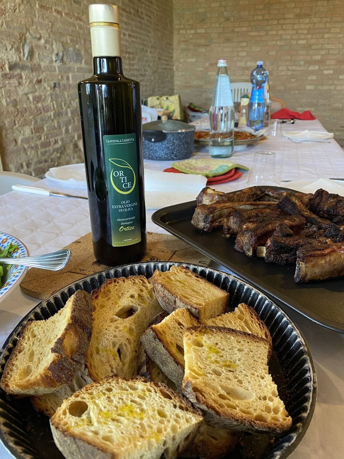 Olio extravergine in regalo: confezione elegante per ogni occasione
